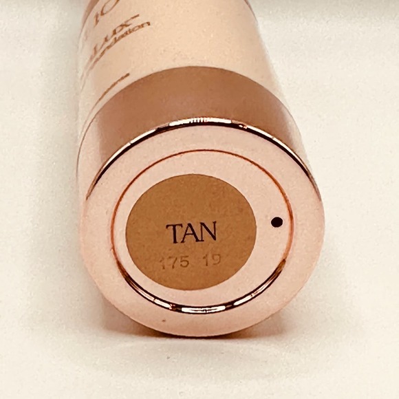 Doll 10 HydraLuxe Smoothing Foundation 1 Fl Oz Shade Tan - Picture 10 of 10